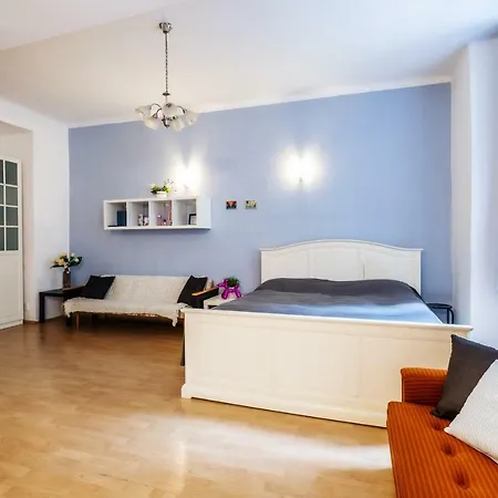 Daire Of Character With A Private Garden Prag